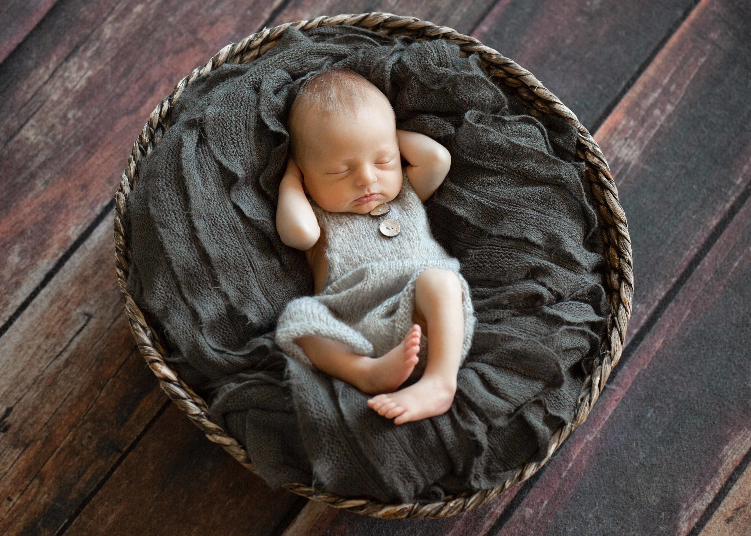 Newborn photography-1.jpg