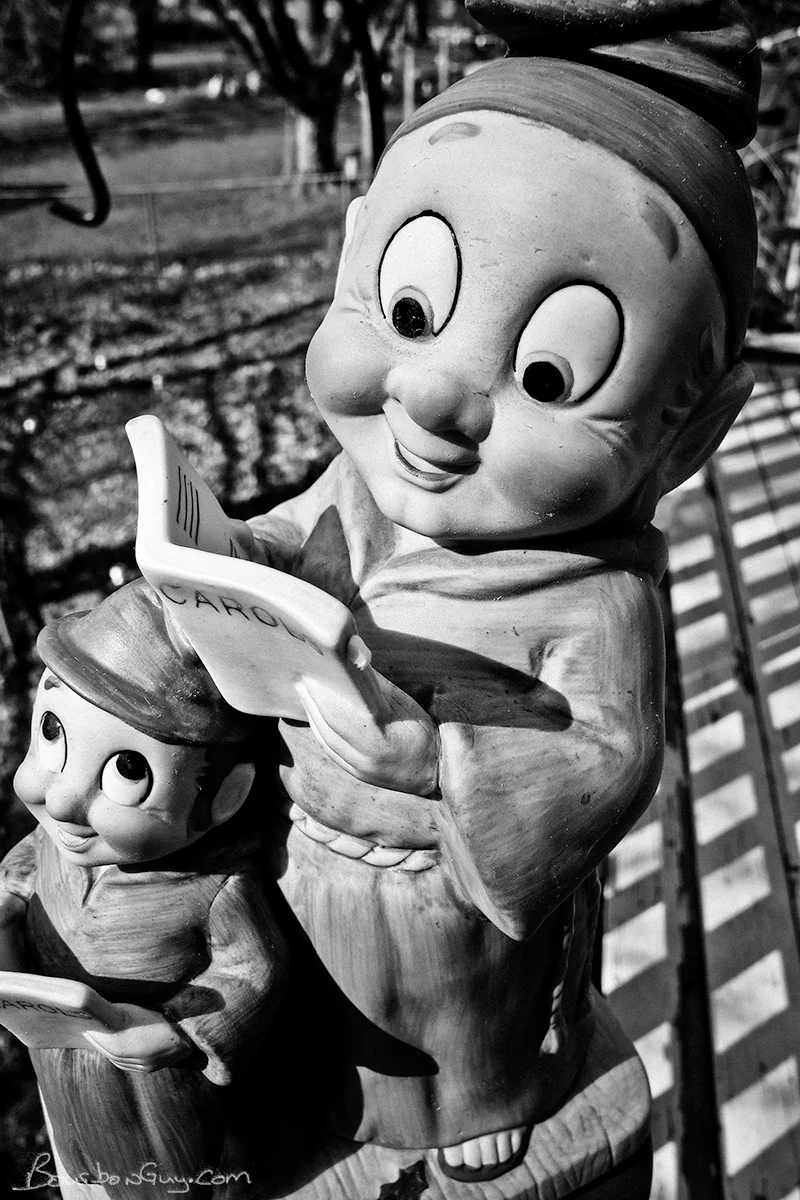 Hoffman Originals, Mr. Lucky Series, The Carolers