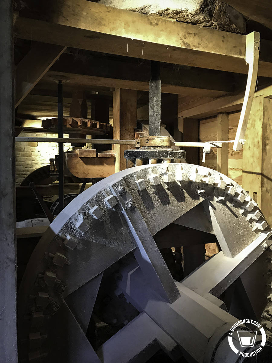 Flour on the mill gears