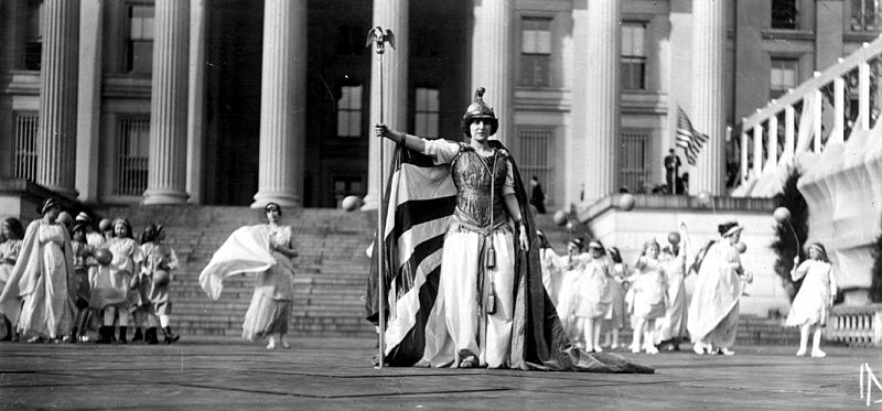 800px-Suffrage_pageant_Washington_1913