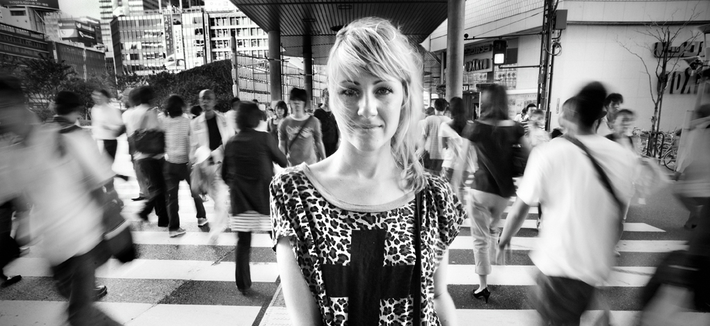 Maggie_Benson_portrait_crosswalk_shinjuku_japan_KJC6772_2.jpg