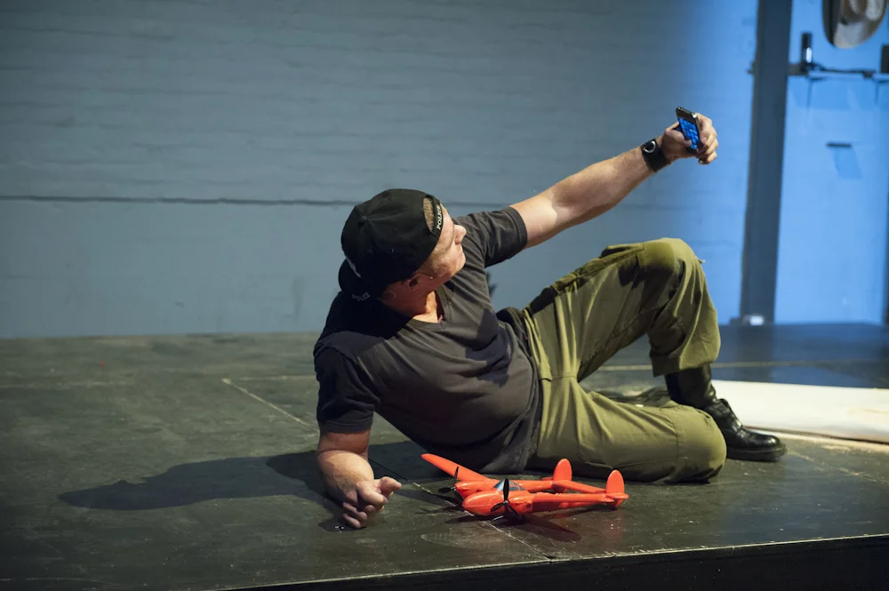 bryansantiago.director_15.jpg