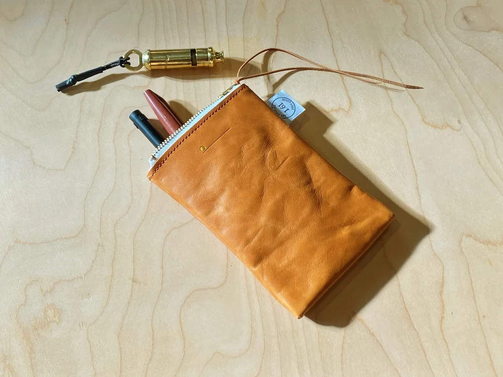 極美品　everyone PAPERBACK POUCH STANDARD Upcycled Leather and Fabric Paperback Pouch — 1.61 Soft Goods
