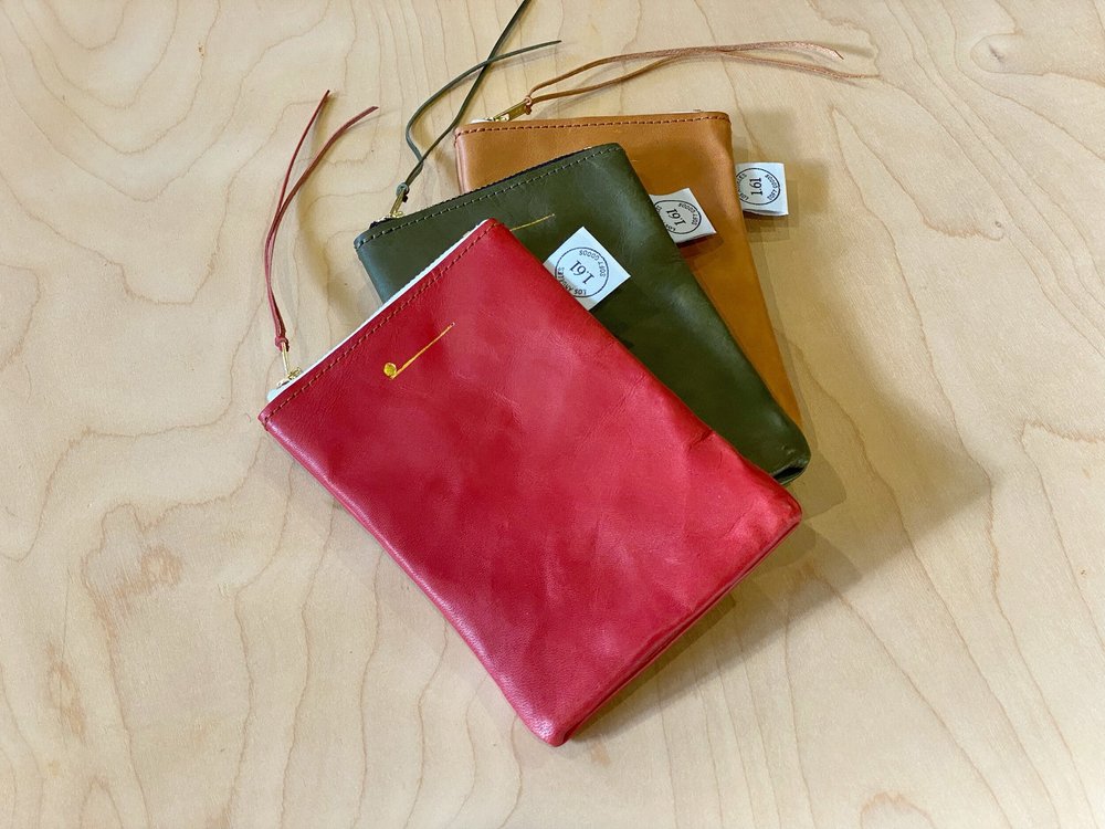 極美品　everyone PAPERBACK POUCH STANDARD Upcycled Leather and Fabric Paperback Pouch — 1.61 Soft Goods
