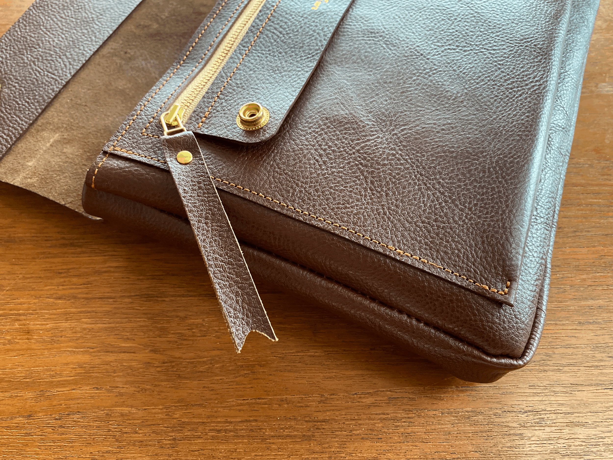 1.61 Soft Goods - Banker Satchel