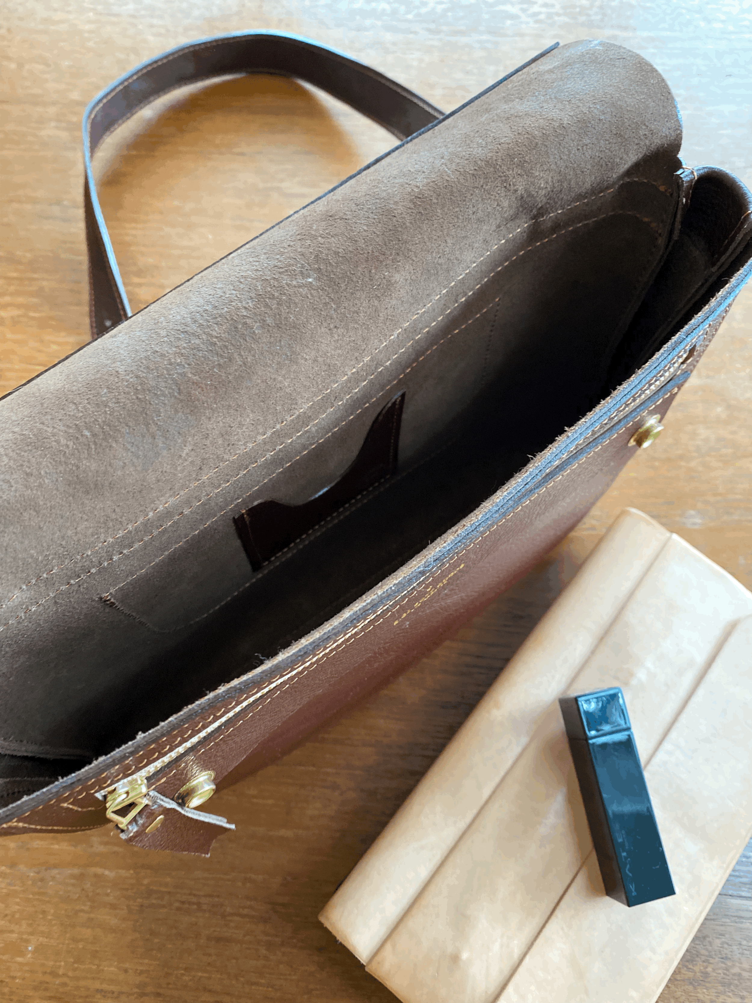 1.61 Soft Goods - Banker Satchel