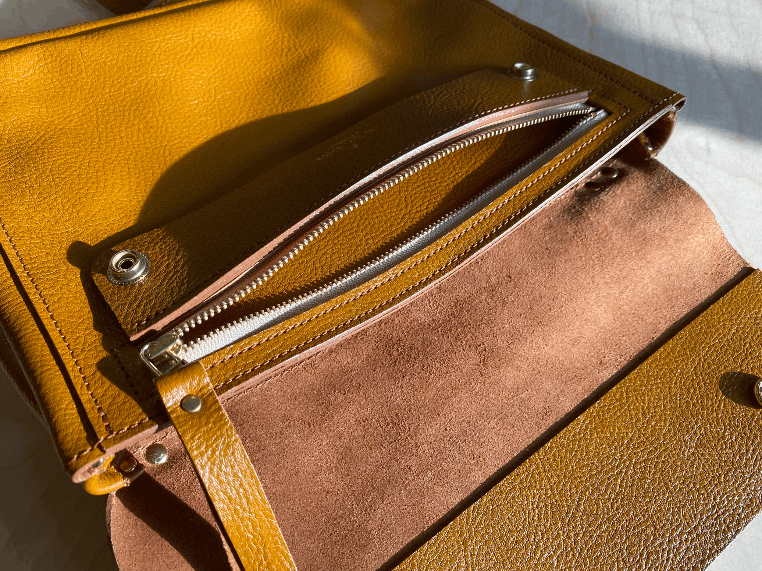 1.61 Soft Goods - Banker Satchel