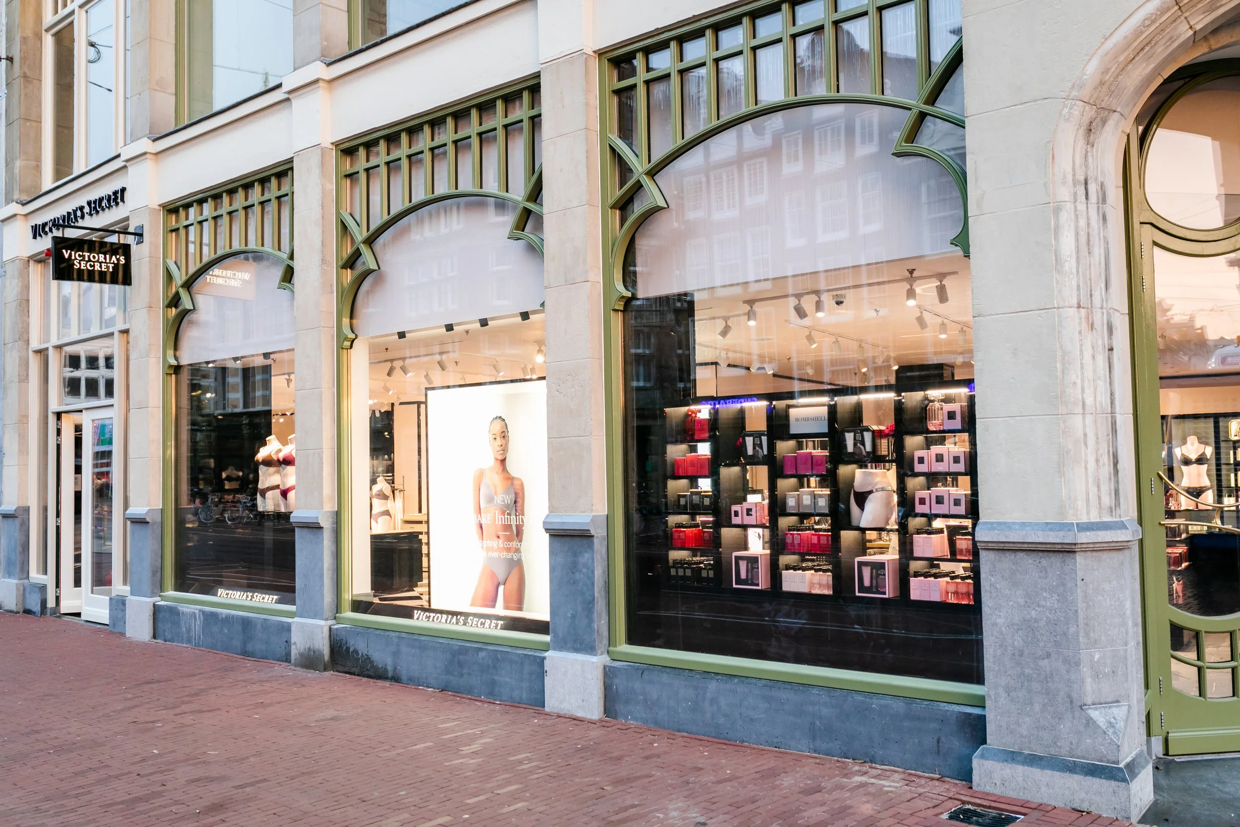 3 HR Victoria Secret Amsterdam Store_AnetteandRosePhotography-7.JPG