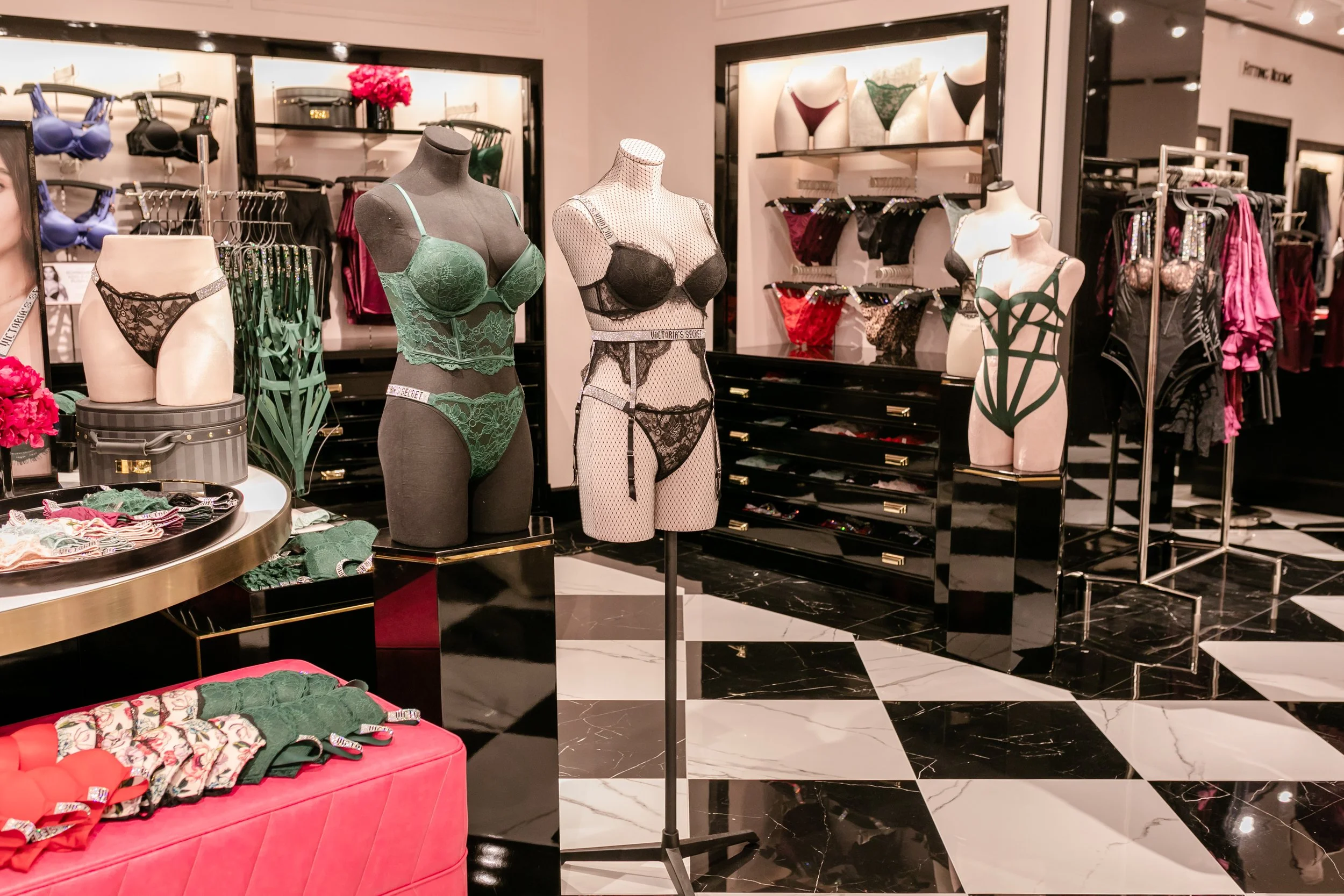 HR Victoria Secret Amsterdam Store_AnetteandRosePhotography-18.JPG