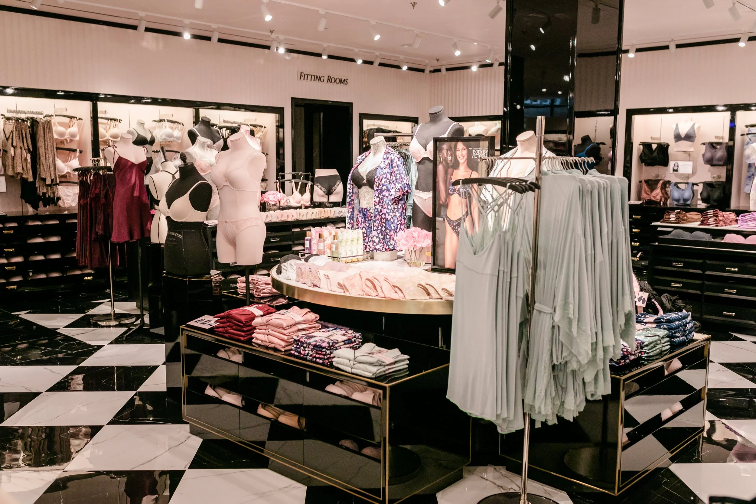 HR Victoria Secret Amsterdam Store_AnetteandRosePhotography-24.JPG