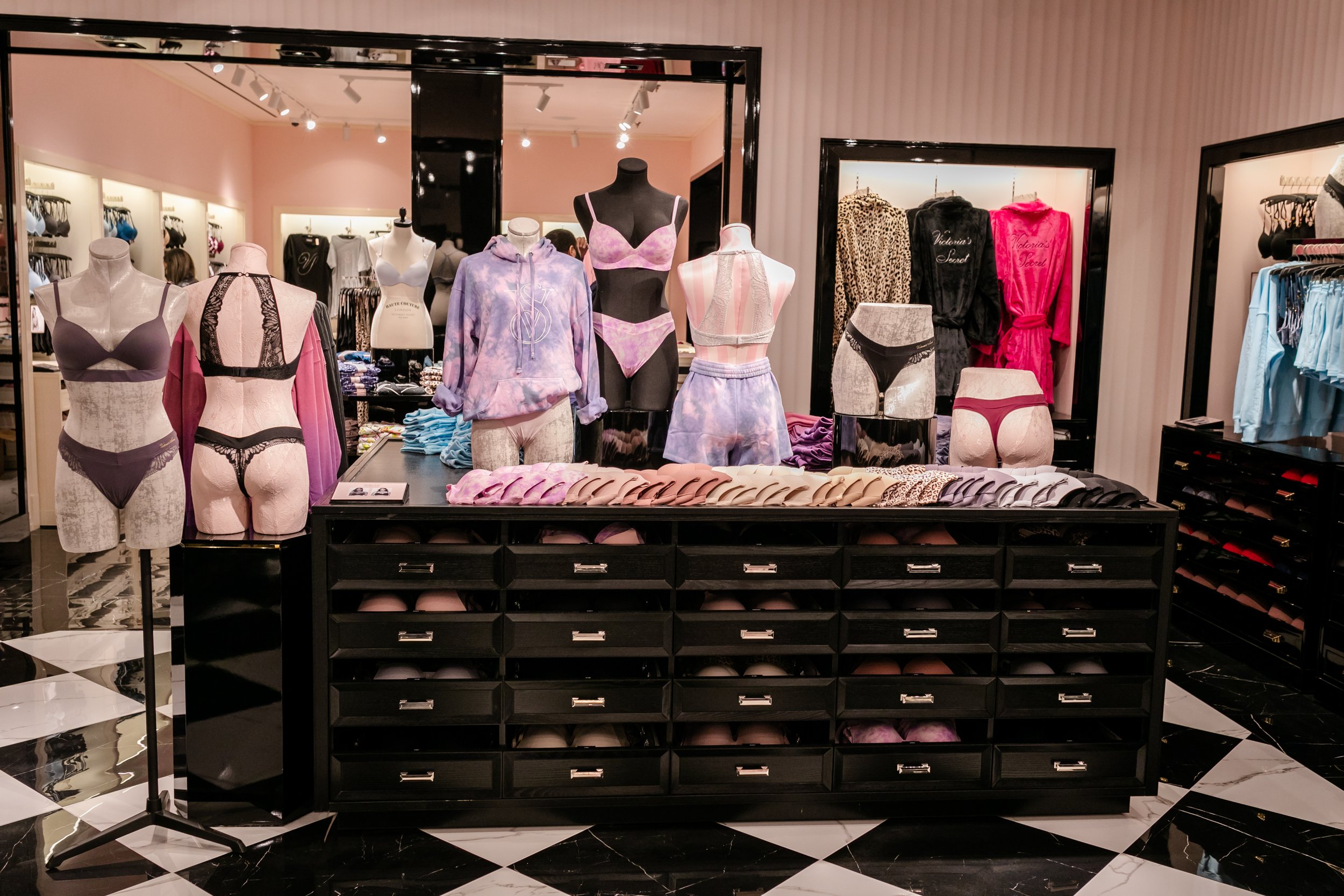 HR Victoria Secret Amsterdam Store_AnetteandRosePhotography-31.JPG