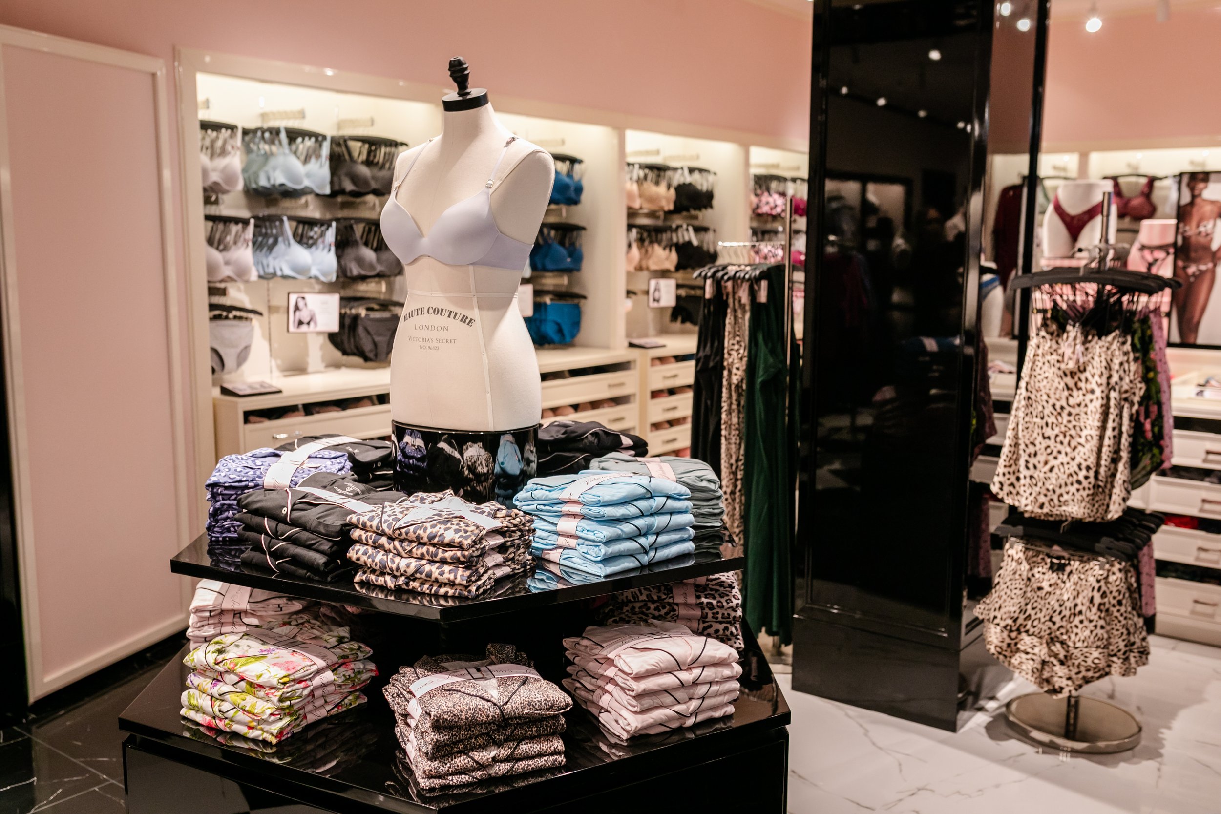 HR Victoria Secret Amsterdam Store_AnetteandRosePhotography-32.JPG