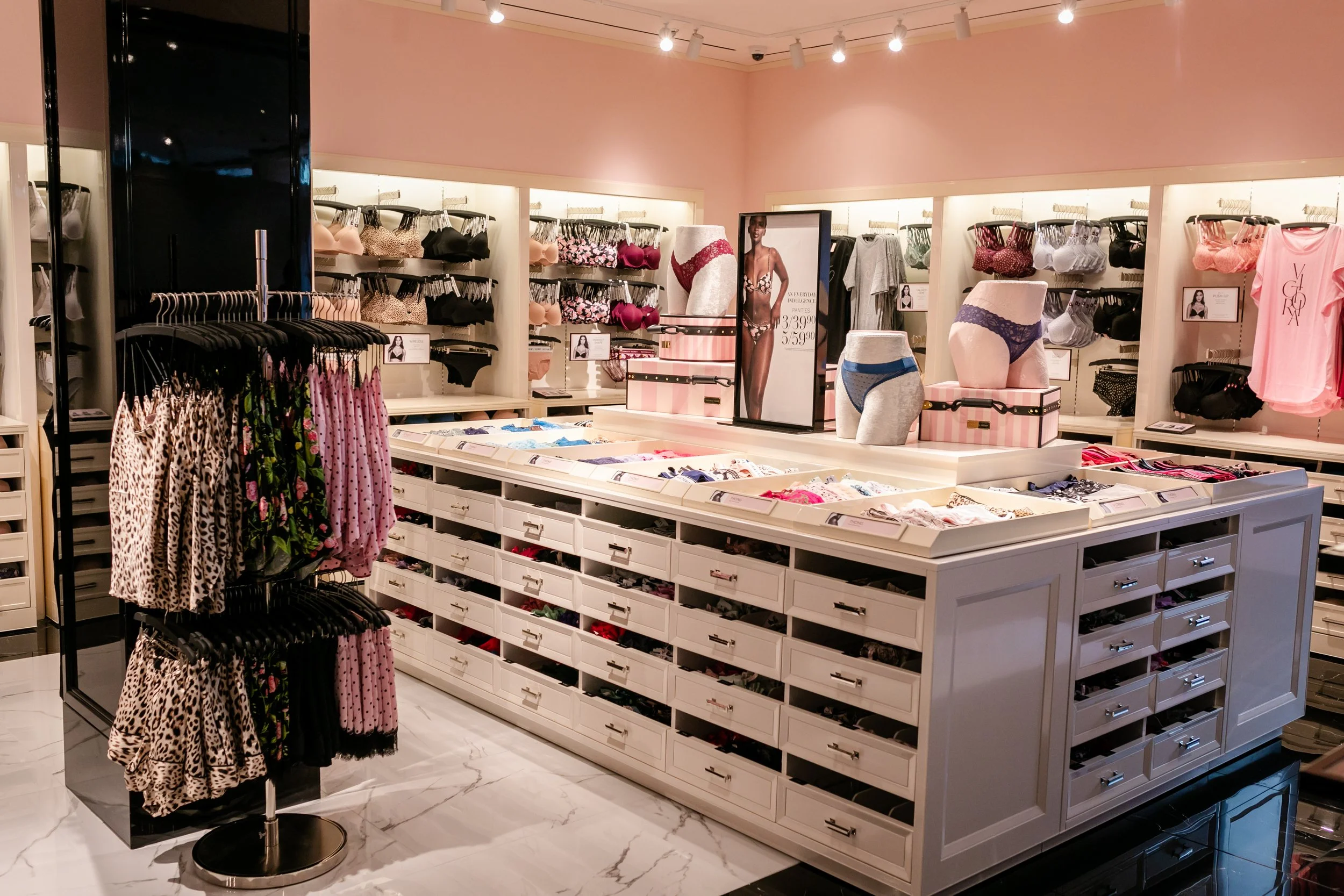 HR Victoria Secret Amsterdam Store_AnetteandRosePhotography-34.JPG