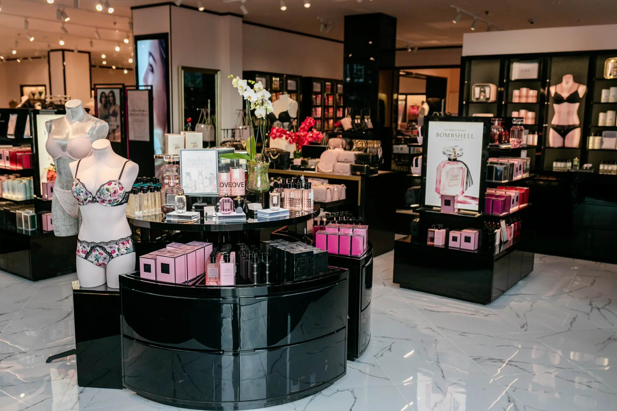 HR Victoria Secret Amsterdam Store_AnetteandRosePhotography-42.JPG