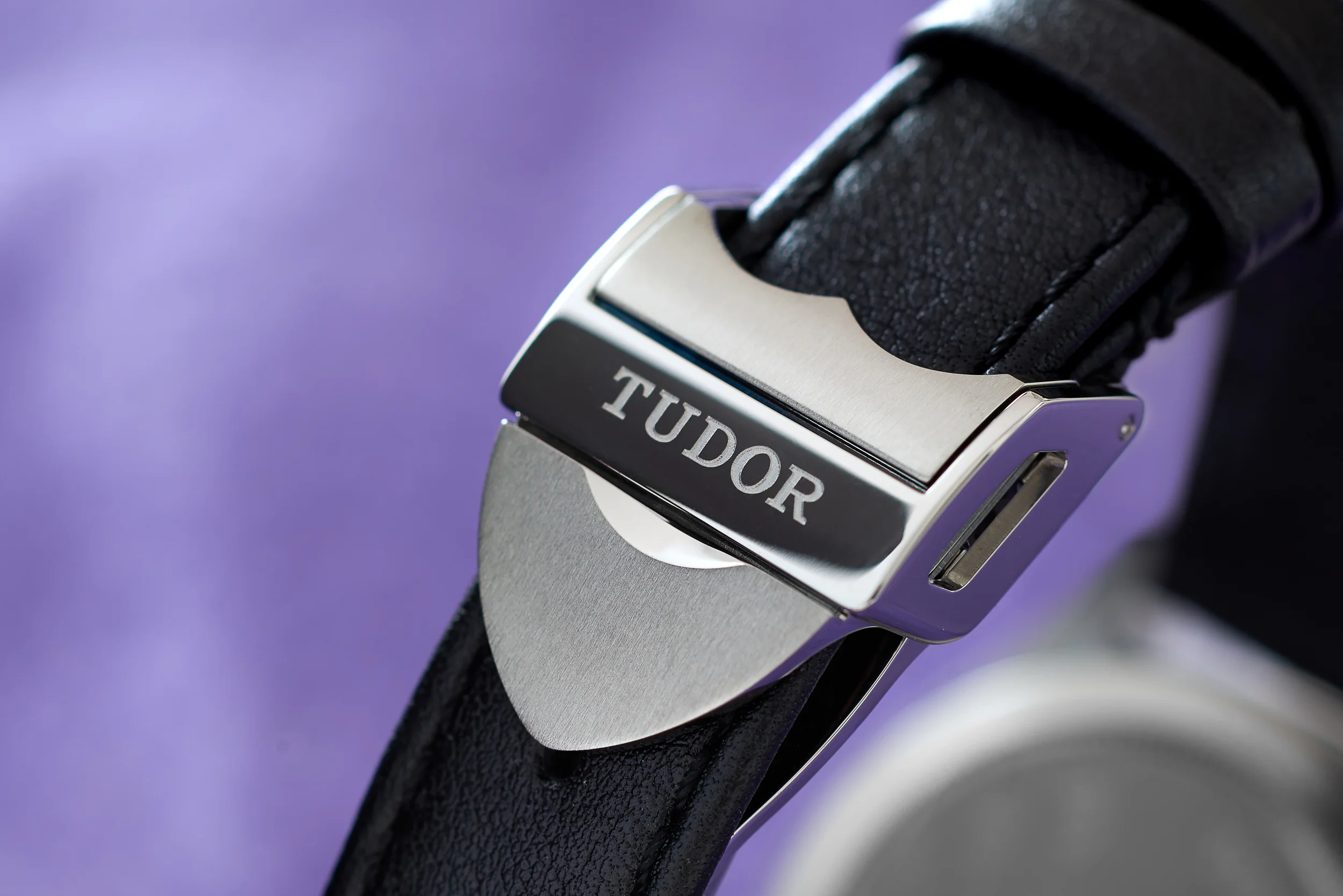 TudorStyle-34mmLeather-buckle.jpg