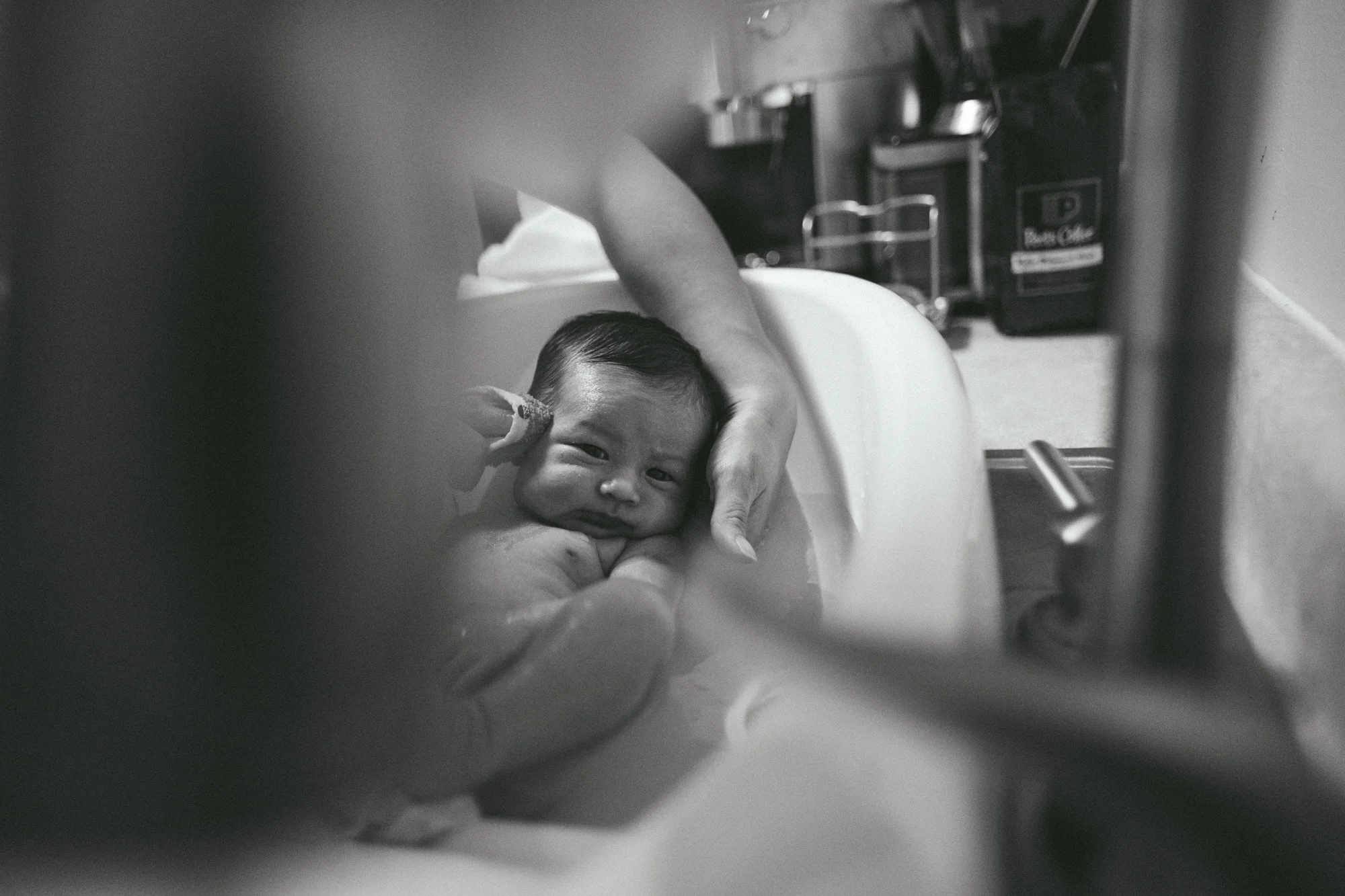 11.03.2016 // mia's first bath. 