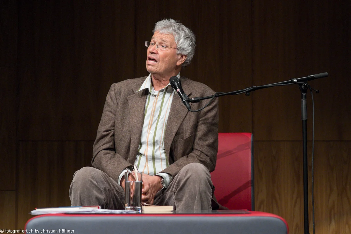 Gerhard Polt, Aula Martinsberg - Baden (X-Pro1 mit Fujinon XF 2.4/60mm Macro, F 4.0, 1/500 bei 3'200ISO)