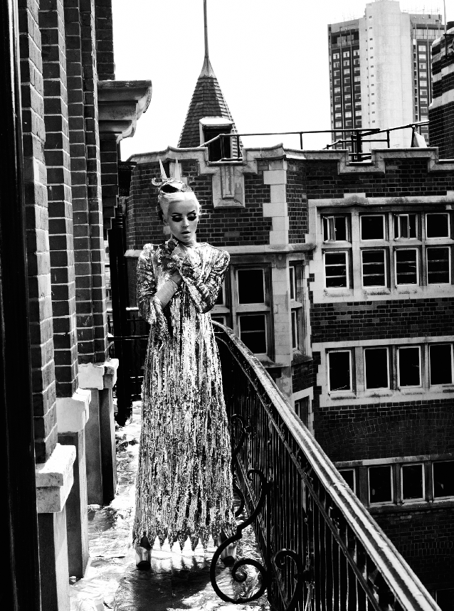 SEPT11_Daphne Guinness-2.gif