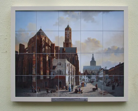 Zicht op het koor en de toren van de Domkerk
