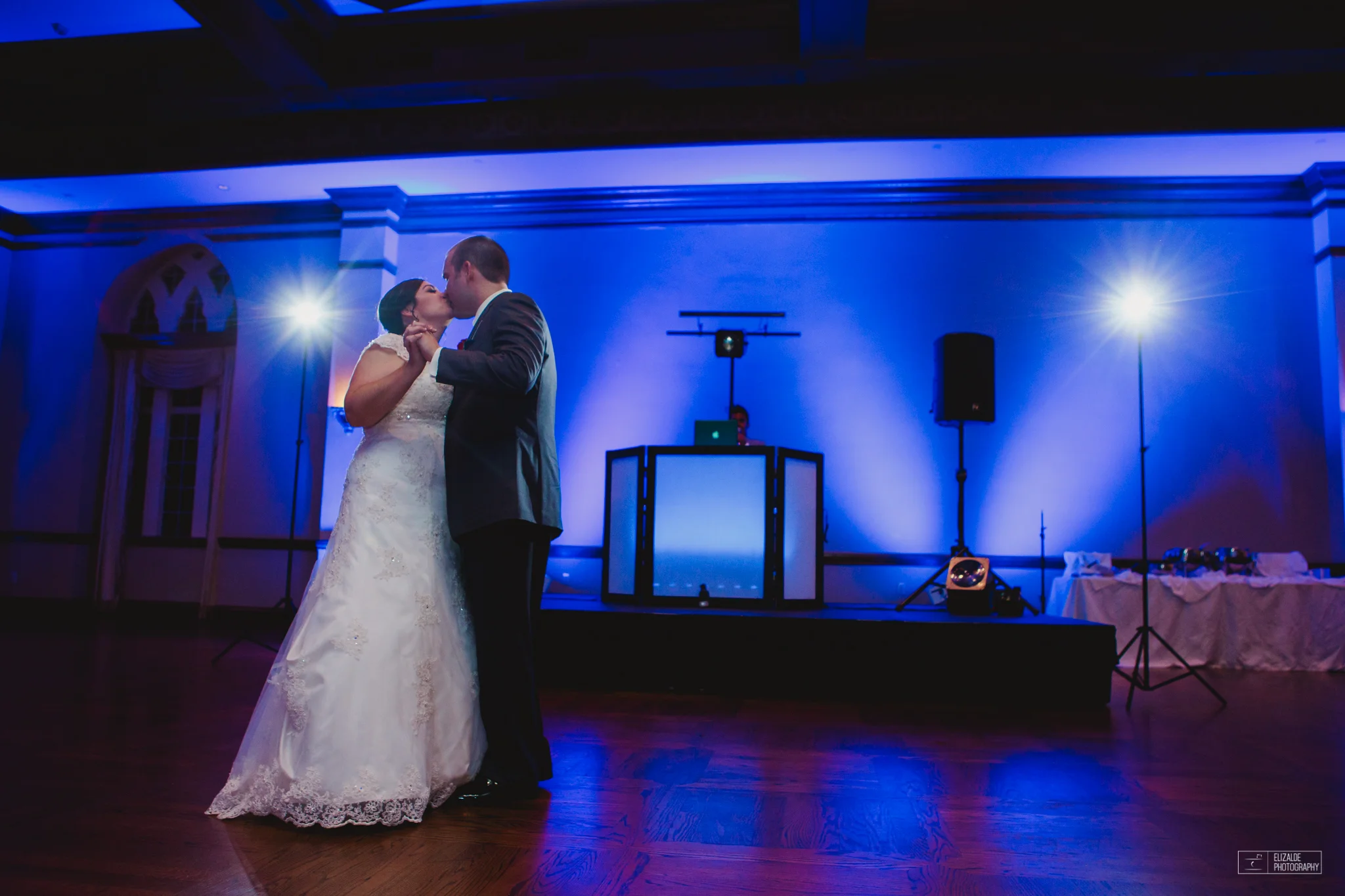 University of Oklahoma_UO_Wedding Photographer_Wedding photography_DFW Wedding Photographer_Elizalde photography_Denton Wedding Photograper (81 of 100).jpg