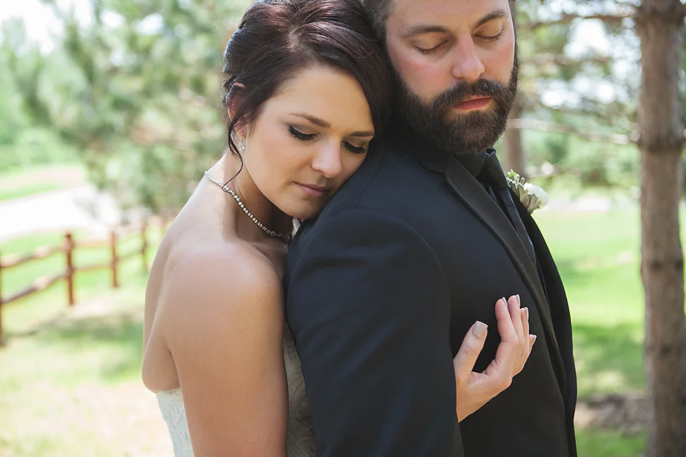 Pine_Creek_Resort_MN_Wedding_11.jpg