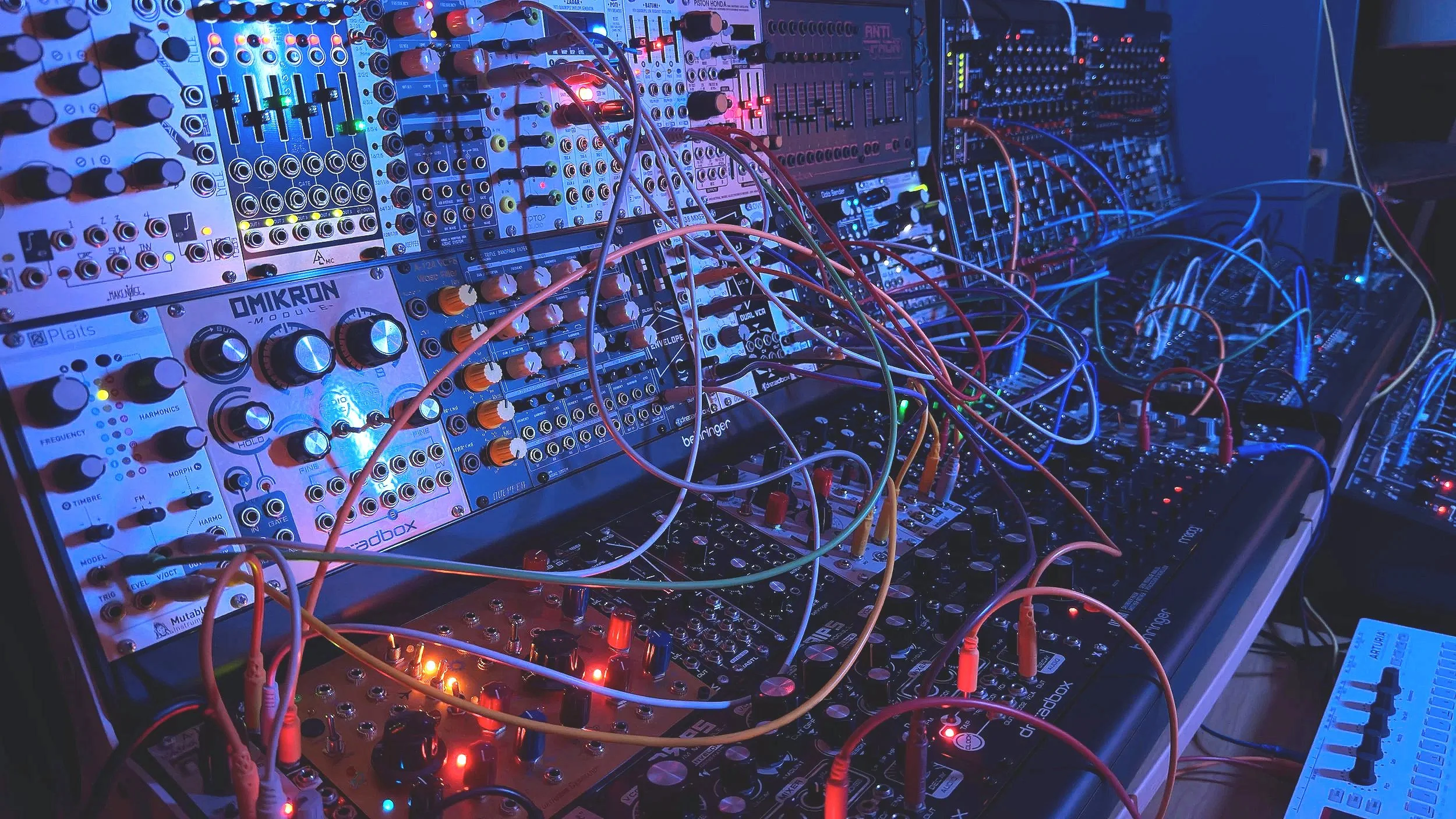 Modular Contact.jpg