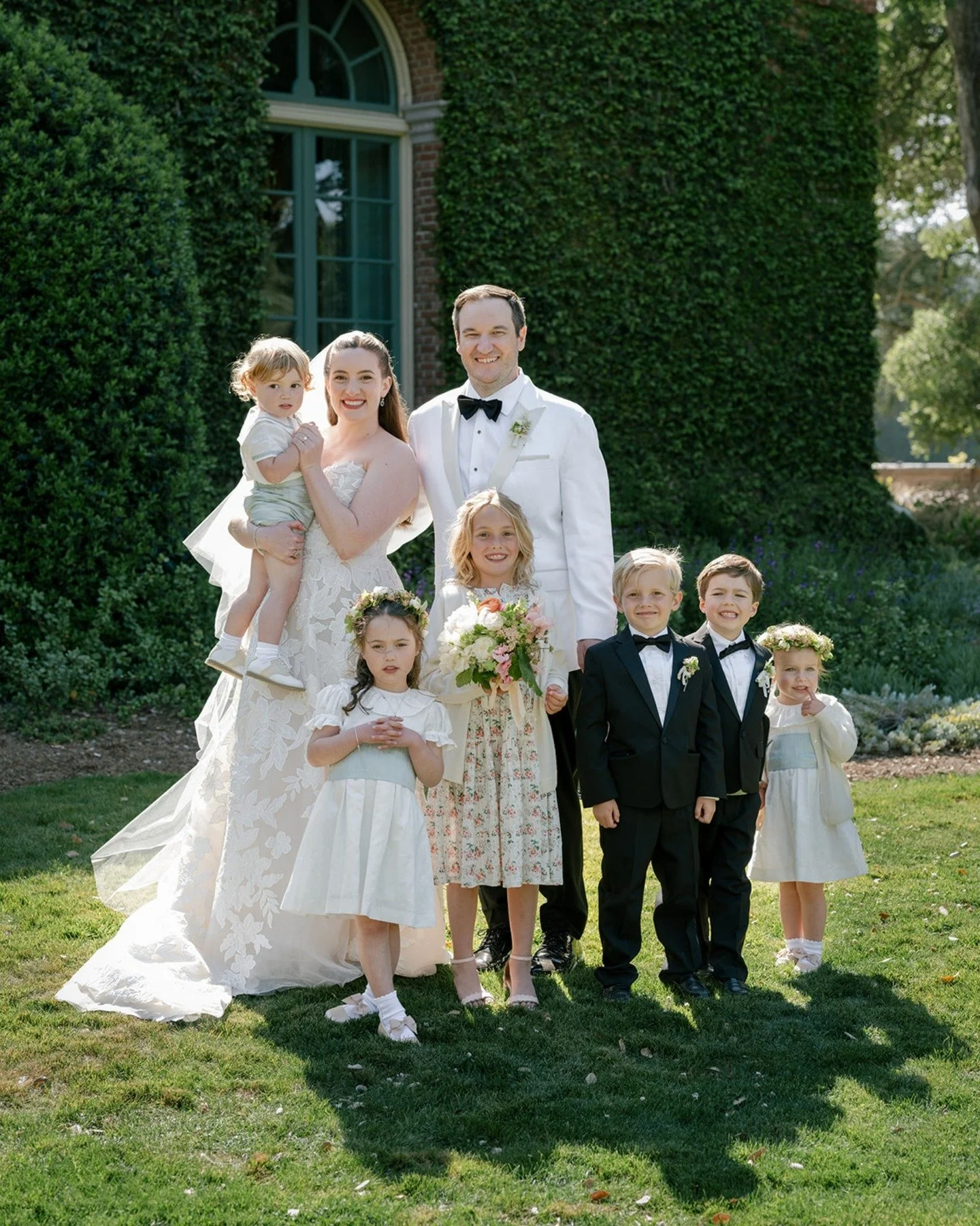 Kara and Tim's wedding celebration at the beautiful Filoli Gardens was pure magic! Every flower seemed to POP open as she walked down the aisle, followed by an alfresco dinner under the old oaks nestled among the blooms!
@alexandrakr @thedejaureguis 