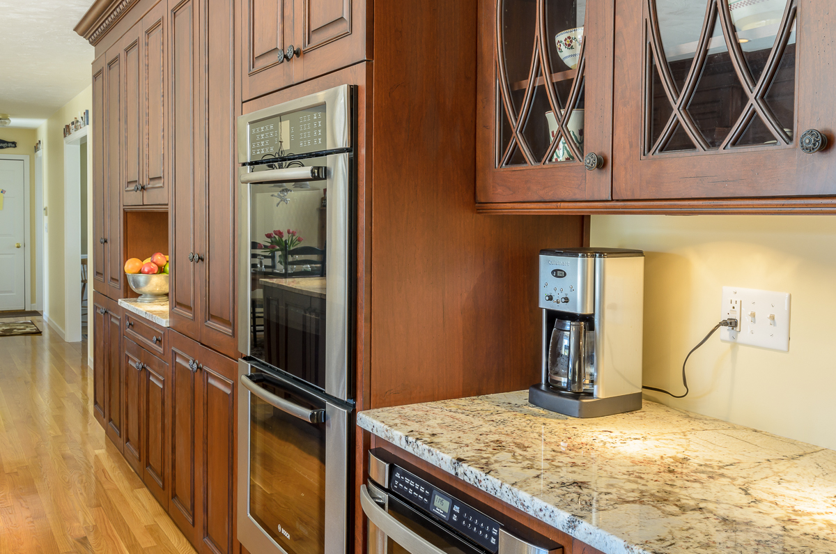 Kitchen_Associates_Chelmsford_MA-11.jpg