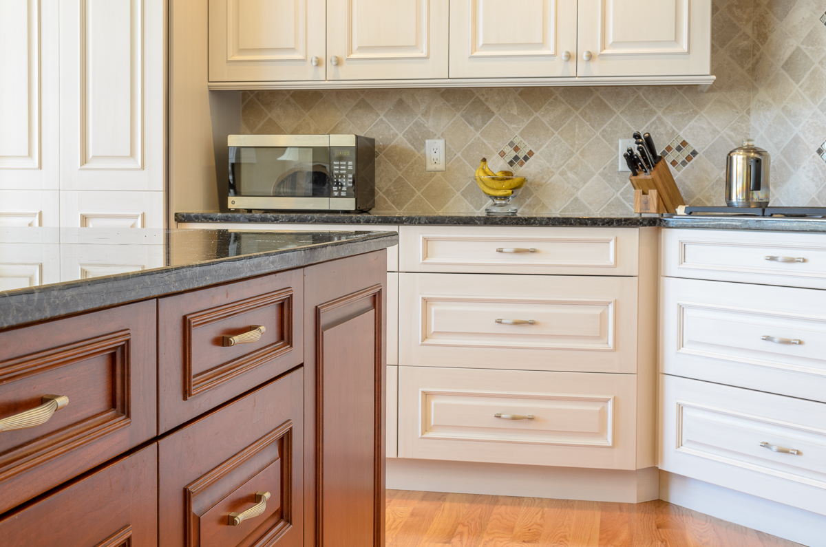 Kitchen_Associates_Andover_MA-12.jpg