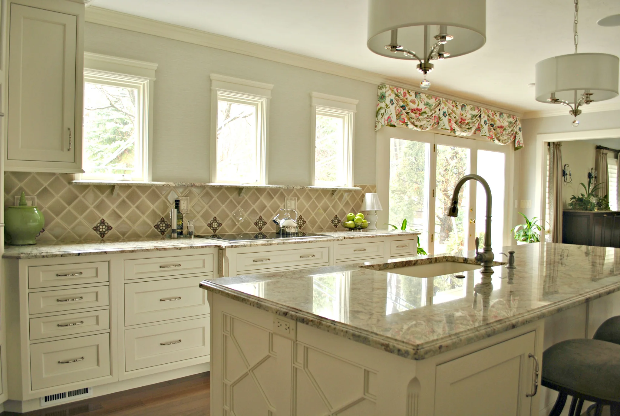 Shrewsbury_MA_Kitchen_Remodel_Kitchen_Associates