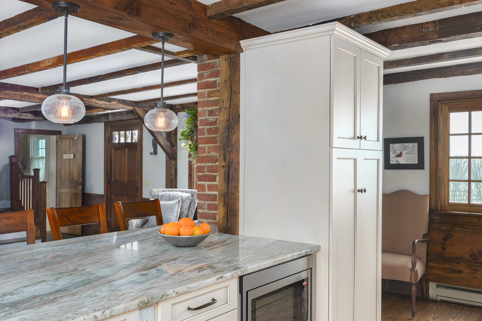Sterling_MA_Farmhouse_Kitchen_Remodel_Kitchen_Associates