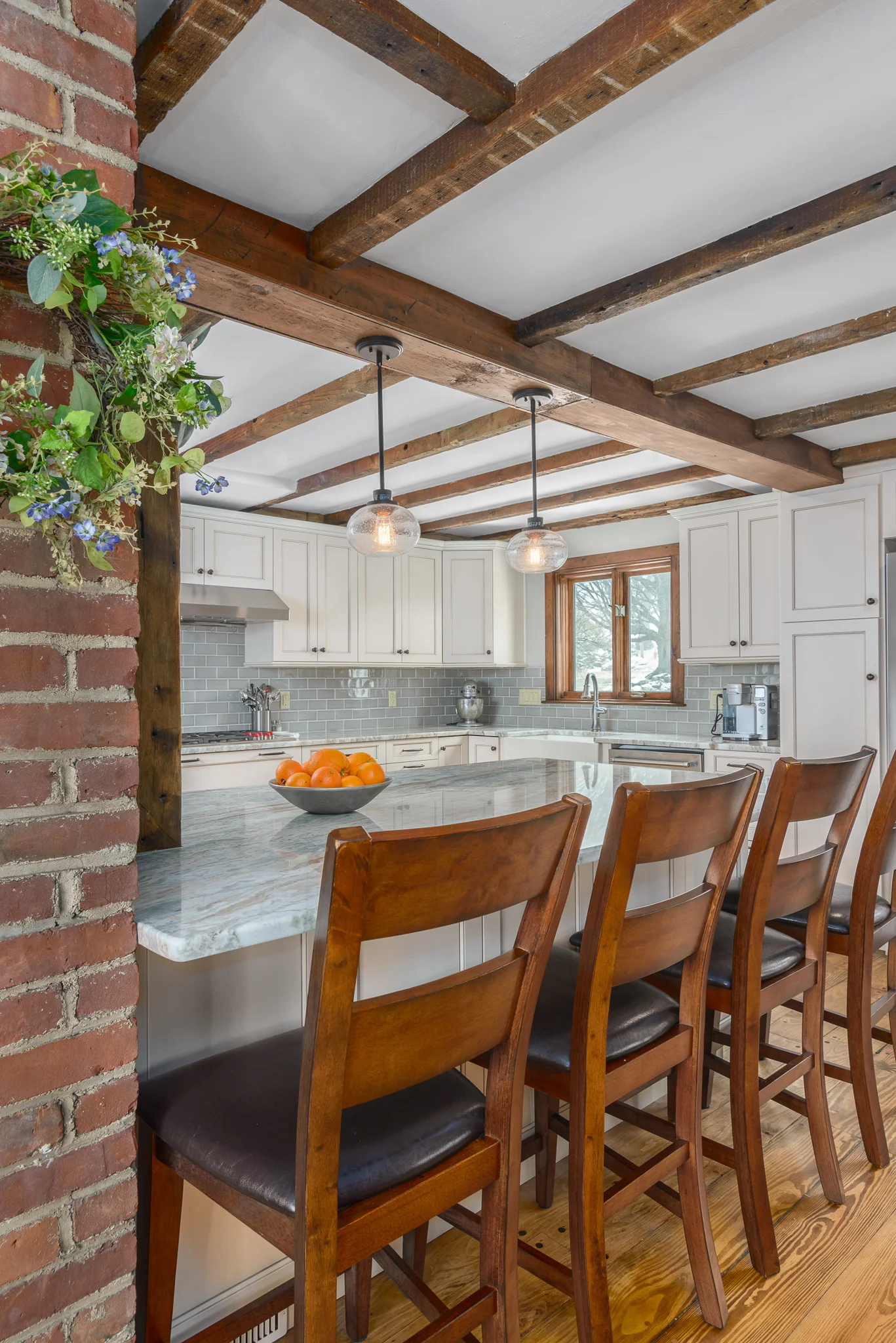 Sterling_MA_Farmhouse_Kitchen_Remodel_Kitchen_Associates