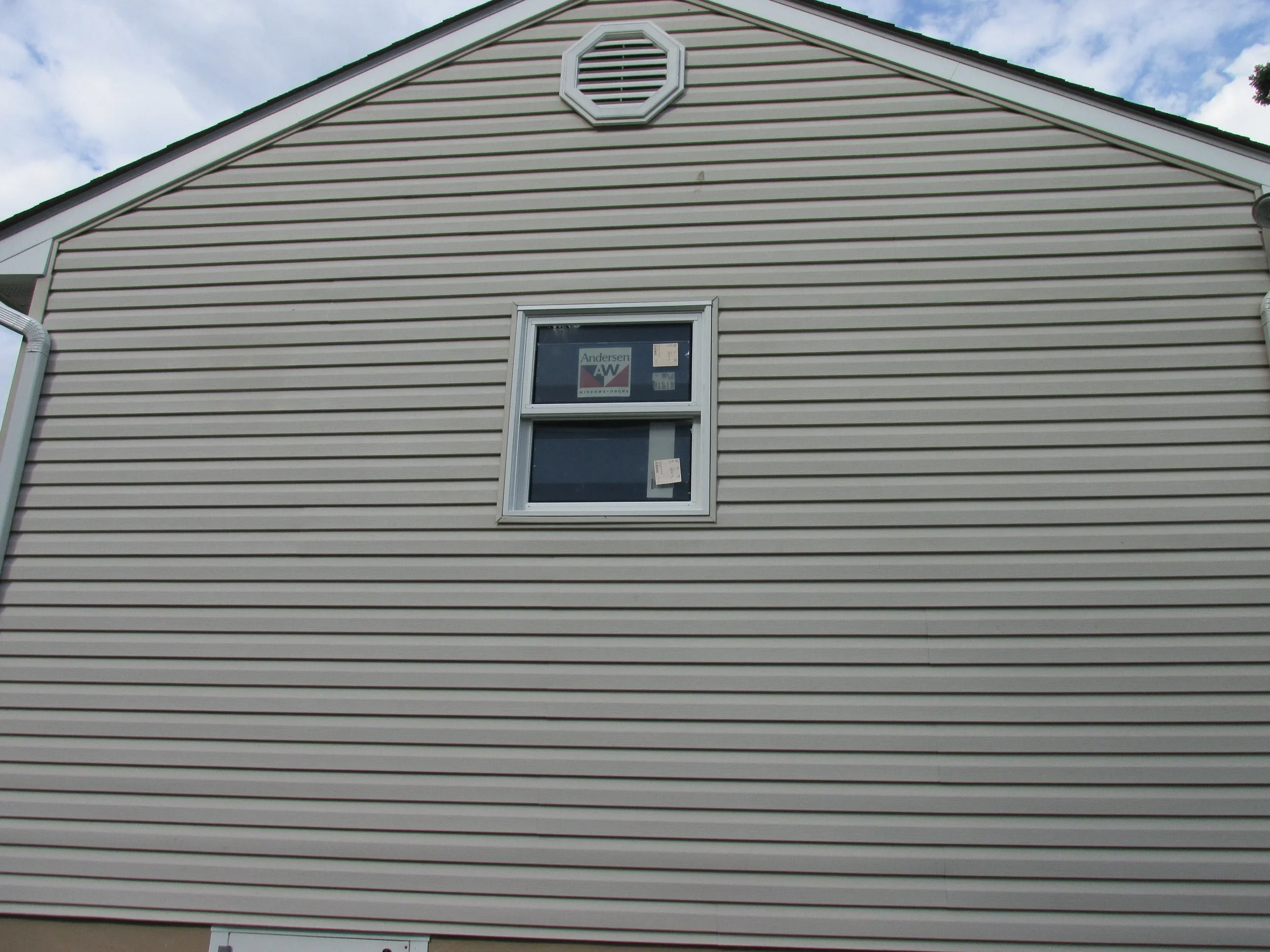 Exterior 02.JPG