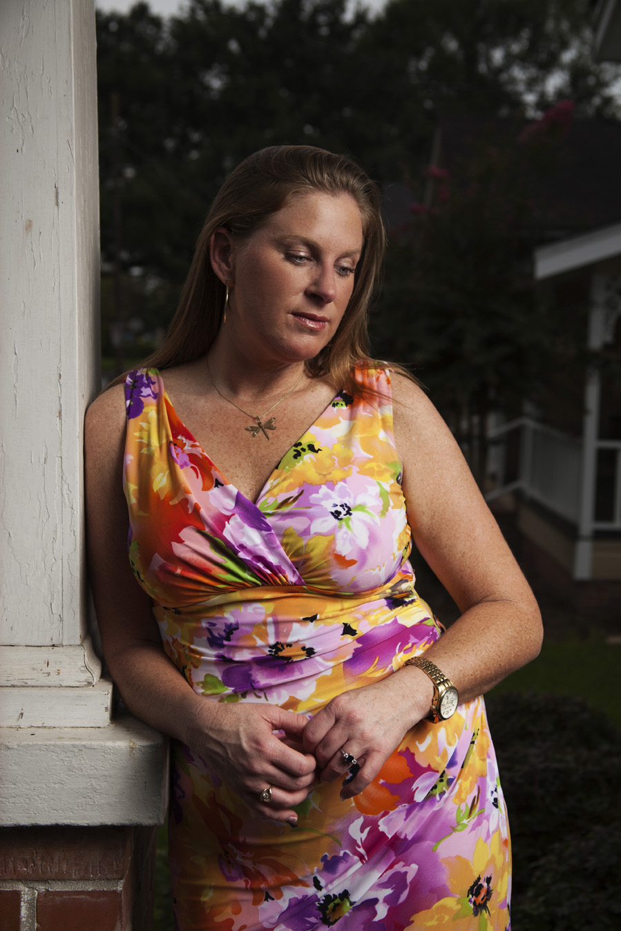 Lesli looking down | Midtown Mobile, AL | Todd Douglas Photography