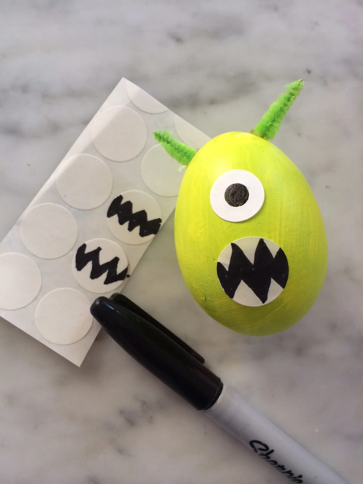 How to Throw a Fun Egg Decorating Party! — super make it