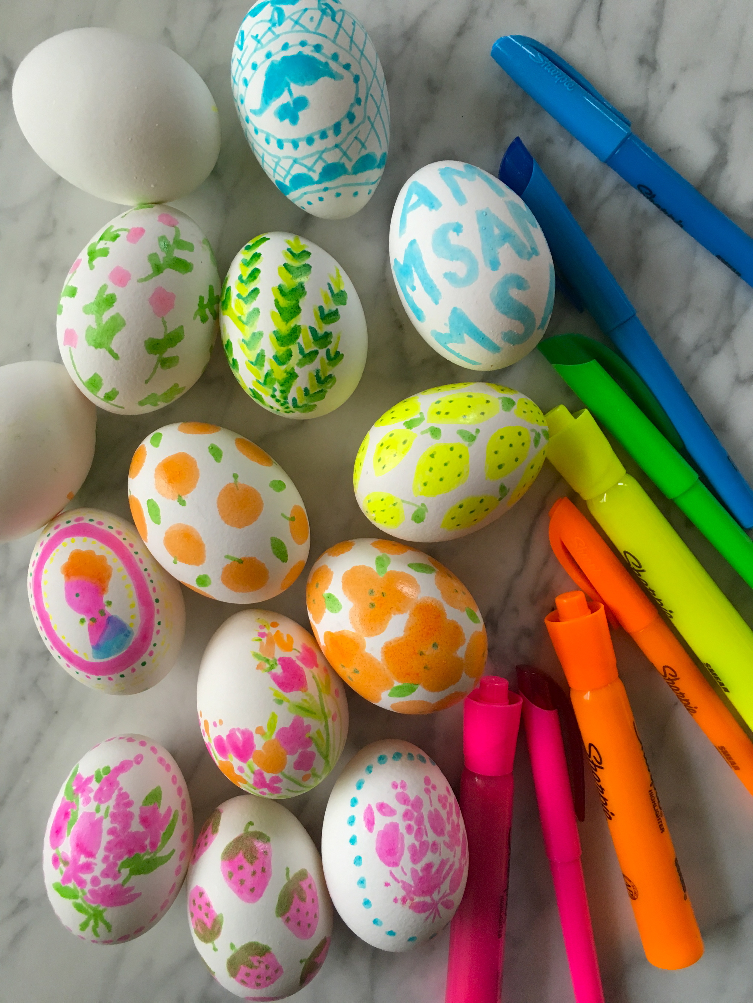 Simple Highlighter Pen-Decorated Easter Eggs — super make it