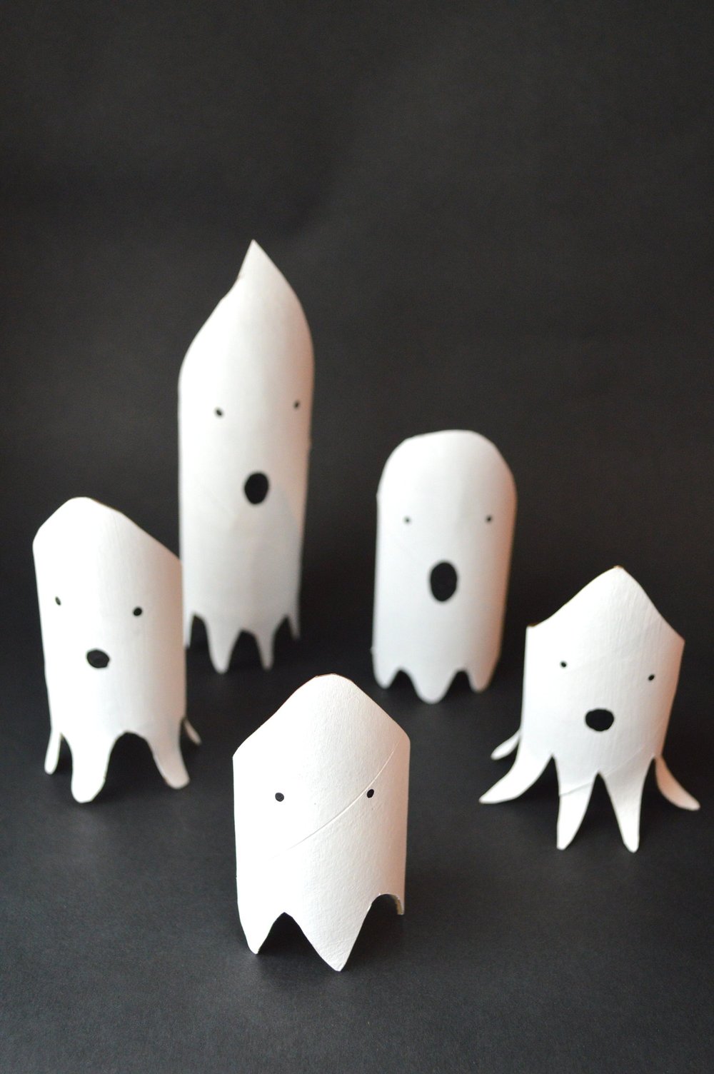 Cardboard-tube-ghosts-2-Super-Make-It.jpg