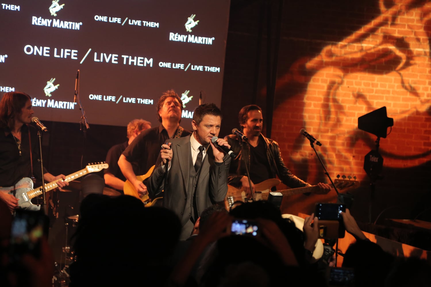 Jeremy+Renner+performs+at+Remy+Martin+One+Life-Live+Them+Campaign+Launch.jpeg