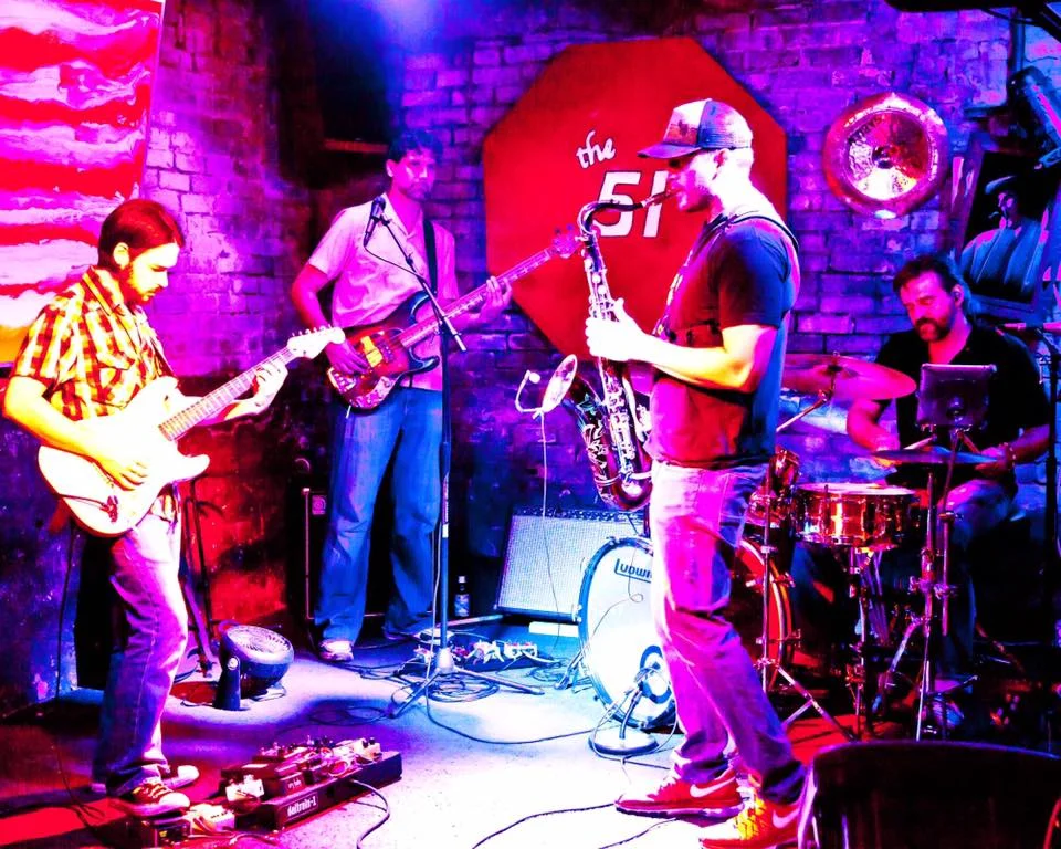 Elliott Street Deli and Pub