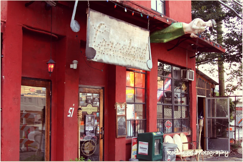 Elliott Street Deli and Pub