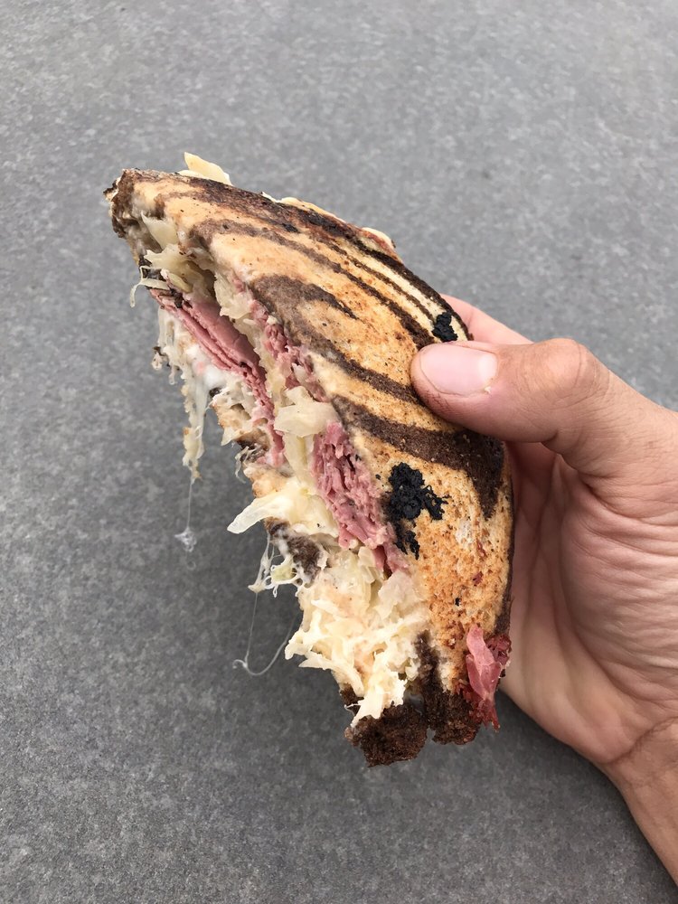 Elliott Street Deli and Pub