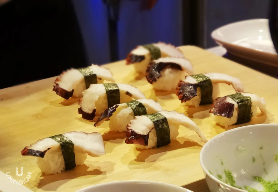 Chef says, to make sure you have a tender flesh, octopus must be 'massaged' in about 30 mins to 1 hour before boiling. Lots of work and dedication were put onto preparing this meal. Hats off to 'em sushi chef! 