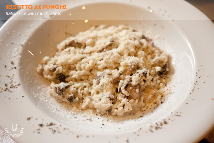 RISOTTO AI FUNGHI (IDR 79k). I am still on the quest of finding the perfect risotto in Jakarta. Mamma Rosy did a great job on making rich creamy risotto, but somehow I thought it was a tad few seconds undercooked. My friend says that this is exactly how risotto should be, al dente - and still have that firm crunch that offers a little resistance to your teeth. So you just gotta try this yourself! Next time I'm coming here, I heard their Risotto Gorgonzola & Risotto Roquefort tends to be people's choice. So I'm not giving up on my quest just yet :)