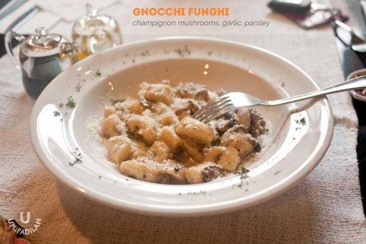 GNOCCHI AI FUNGHI (IDR 69k). Now behold. Their gnocchi is superb! It's the perfect texture I was looking for in gnocchi. This potato dumplings coated with cream and mushrooms was one of the highlight of our visit to Mamma Rosy. Next time I'll go with ragu', perhaps.