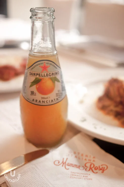 San Pellegrino Aranciata Dolce (IDR 30k).