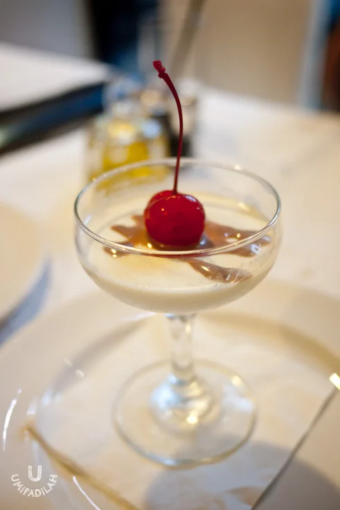 Pannacotta (IDR 39k). It's one of the best pannacotta I've ever had. You just gotta have to try it yourself. Wobbly, soft, and delicate texture. No hints of overuse gelatin aroma. Wins over their tiramisu. 
