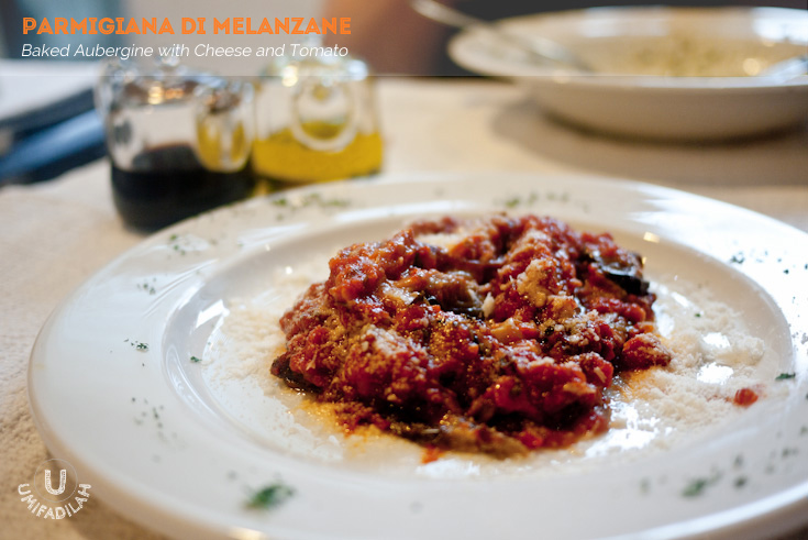 PARMIGIANA DI MELANZANE. This one's basically sliced and baked aubergines in cheese and tomato sauce. Yep, like true Italian where they combined everything with tomato & cheese, this was one of the comfort foods ~ but honestly, our nation's Terong Balado kicks more ass in terms of bursting flavor!
