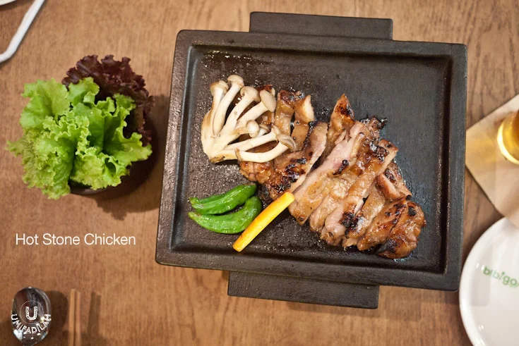 Hot Stone Chicken (IDR 75k) - Bibigo special sauce marinated and char-grilled chicken thigh with shimeji mushroom, carrot and green pepper. It looks exactly like the picture on the menu, in fact it's even better! Juicy chicken thighs grilled to perfection, glazed perfectly. This was served with a small bowl of fresh lettuces and a dipping Ssam sauce, so that you can eat them like how Koreans eat it: wrap wrap!
