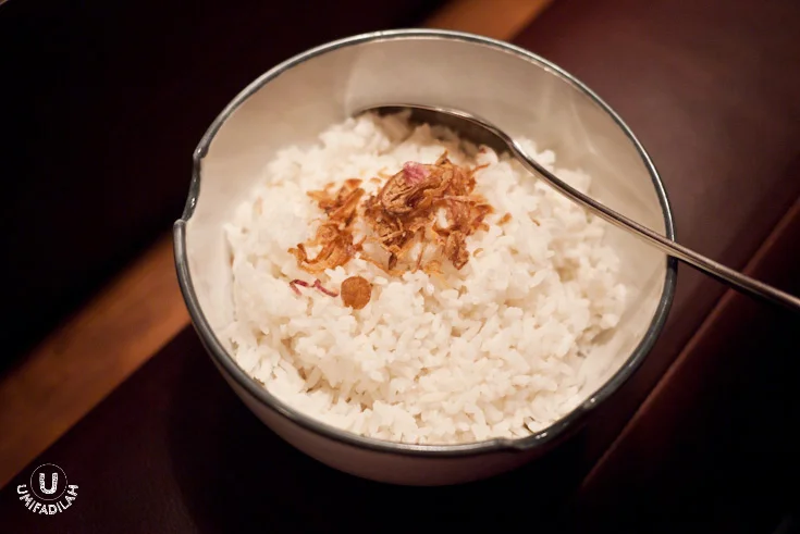 Thai Jasmine Rice – I don’t normally take pictures of steamed rice but
this one is quite different, haha. SO FRAGRANT!