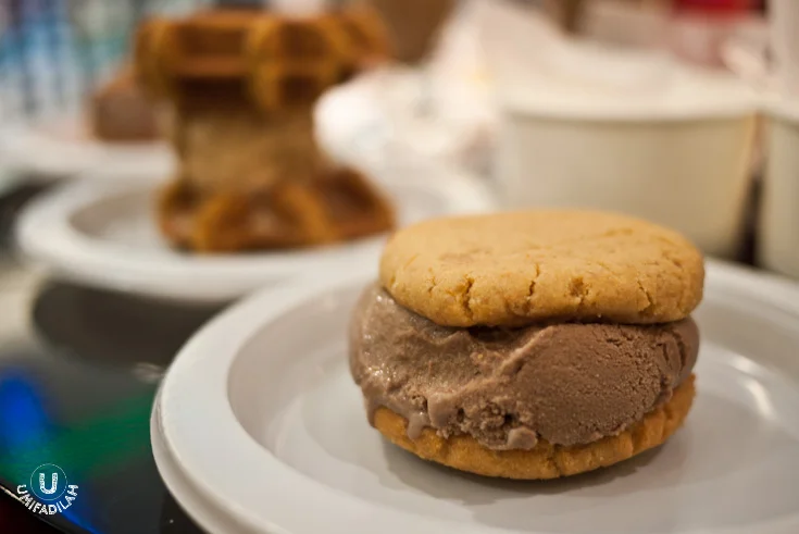 Peanut butter cookies with chocolate scoop.